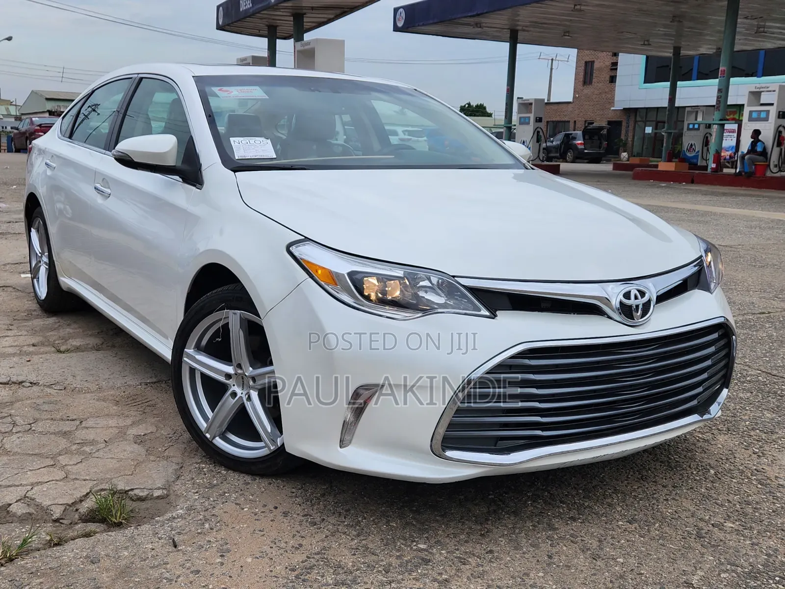 Toyota Avalon Limited Sedan FWD (3.5L 6cyl 6A) 2013 White