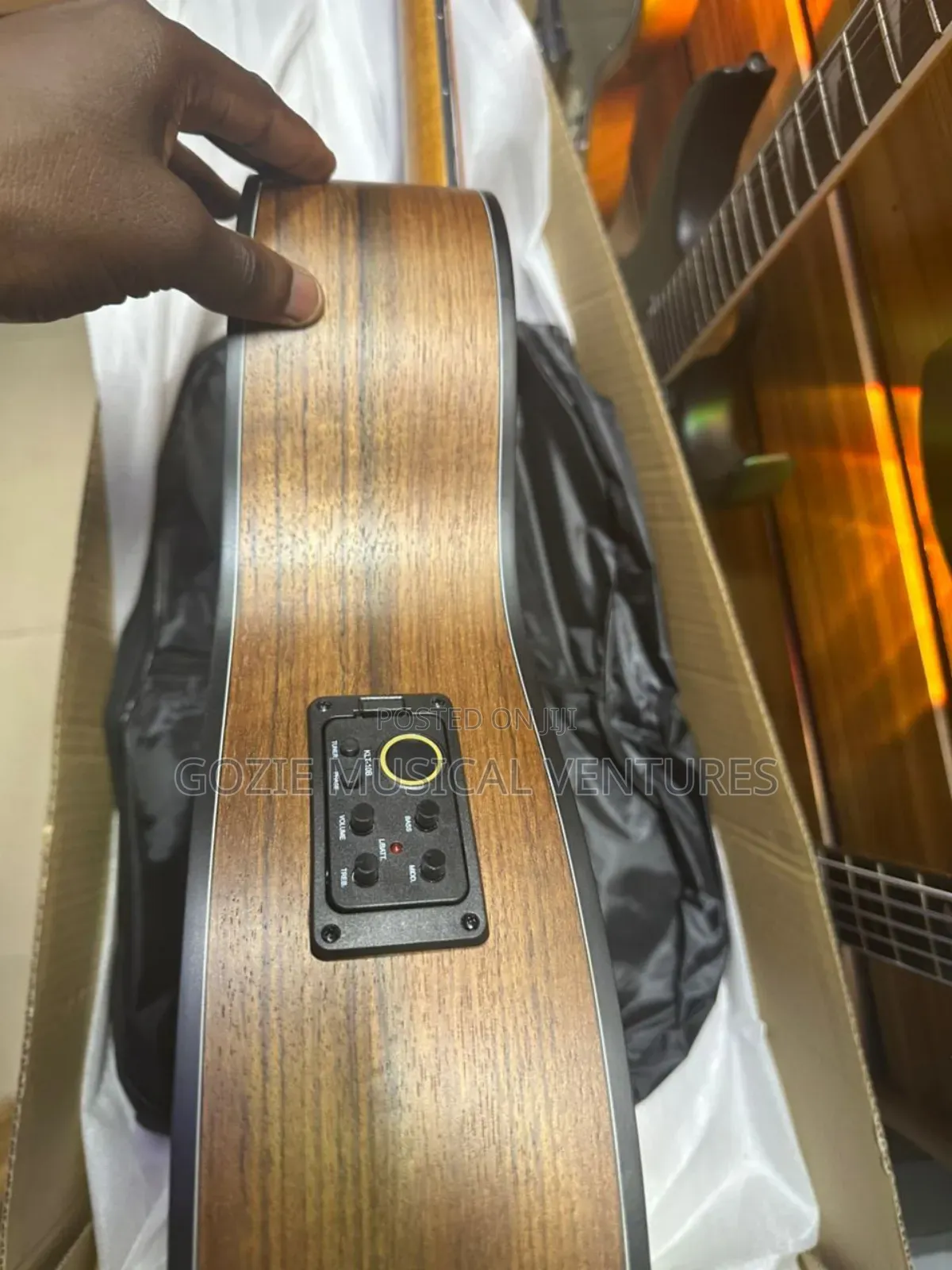 Smiger Lg-09 40 Inches Electro Acoustic Guitar