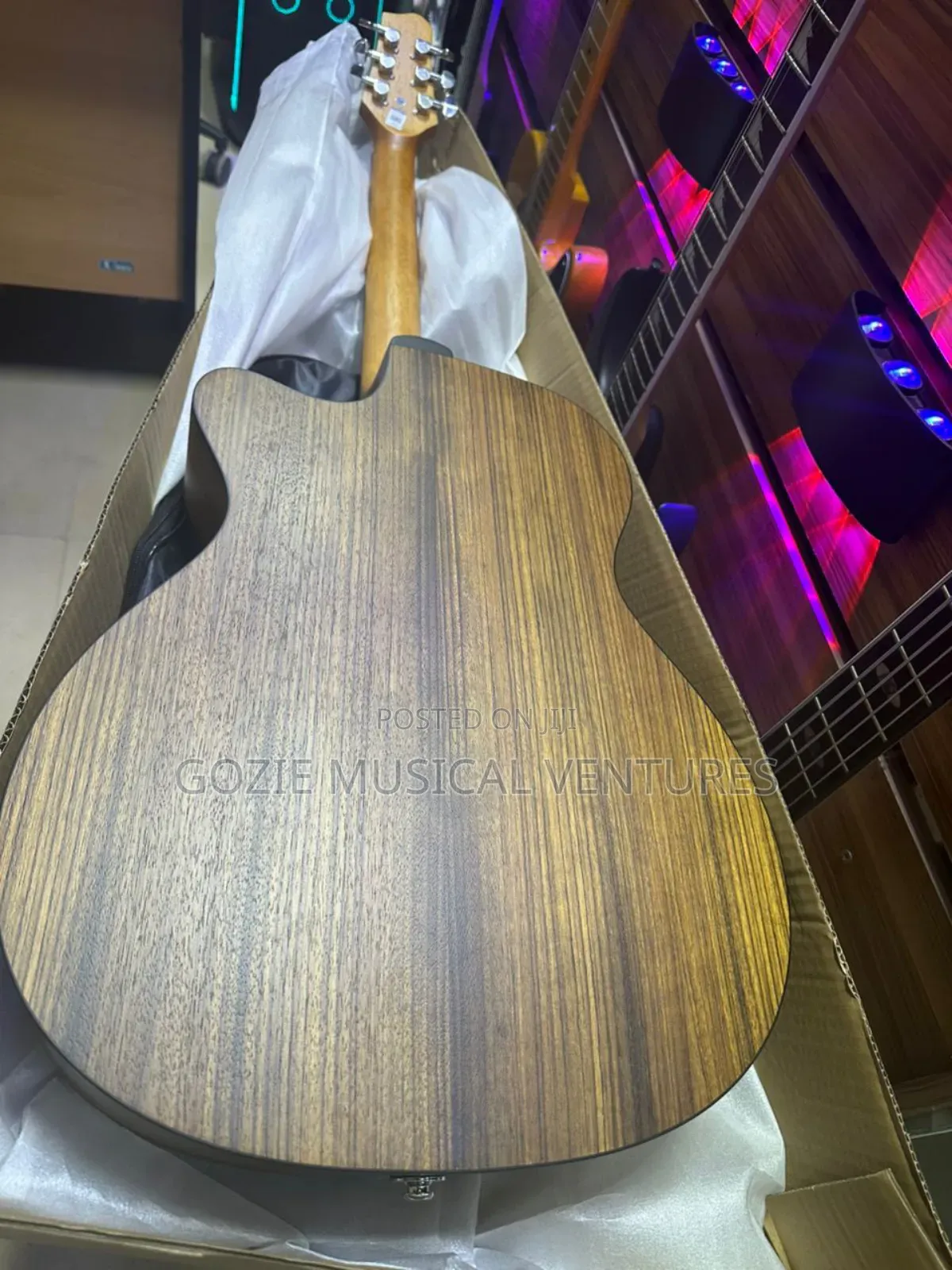 Smiger Lg-09 40 Inches Electro Acoustic Guitar