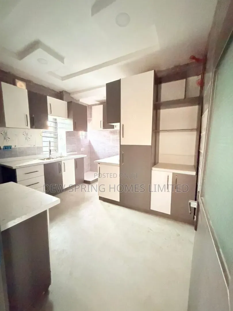 4bdrm Duplex in Maryland, Mende for sale