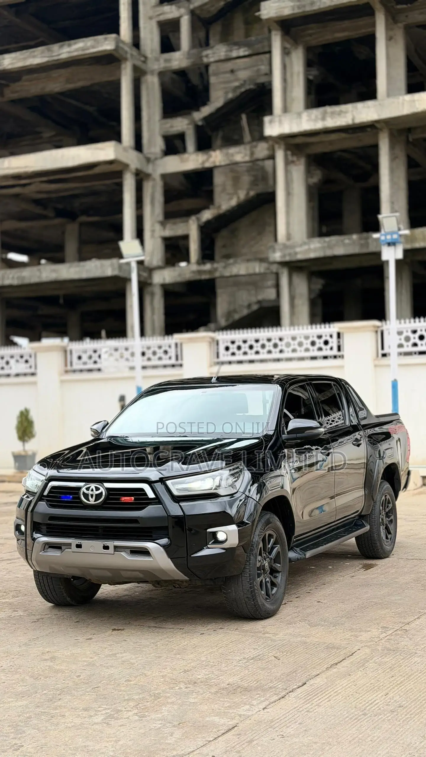 Toyota Hilux 2021 Black