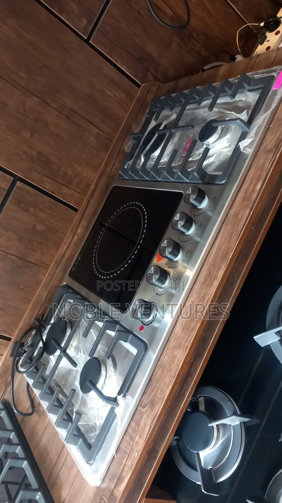 Bosch Luxury Built-in Electric and Gas Cooker 90cm