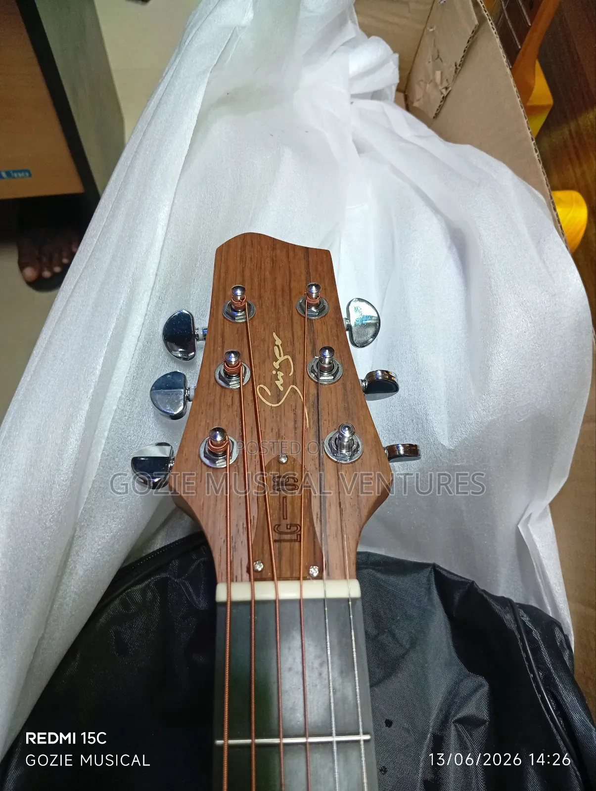 Original Smiger Lg-09 Engraved Hole 40"Electro Acoustic Guitar.