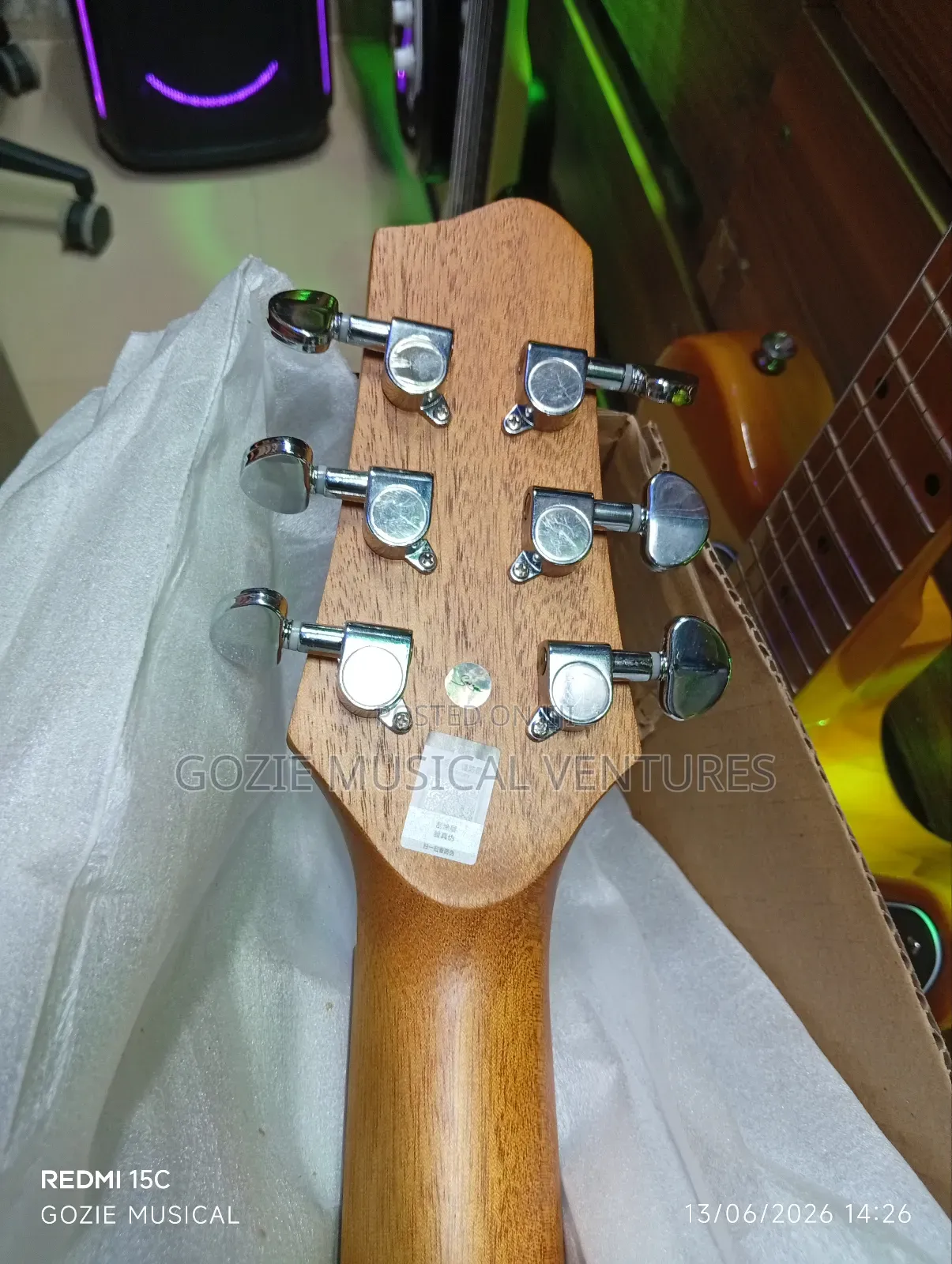 Original Smiger Lg-09 Engraved Hole 40"Electro Acoustic Guitar.