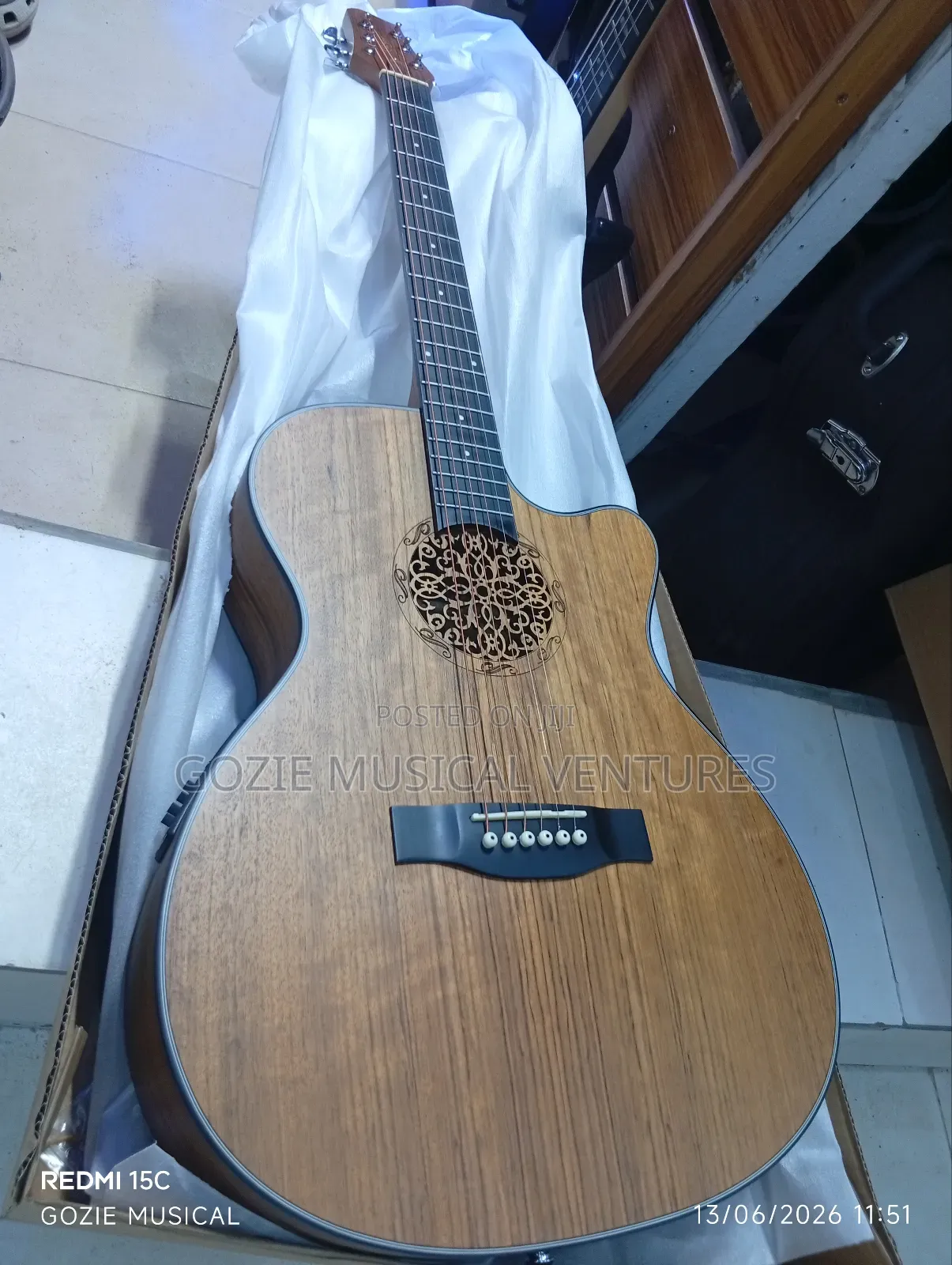The Very High Quality and Sweetest Sound 40" Smiger Lg-09 Engraved.