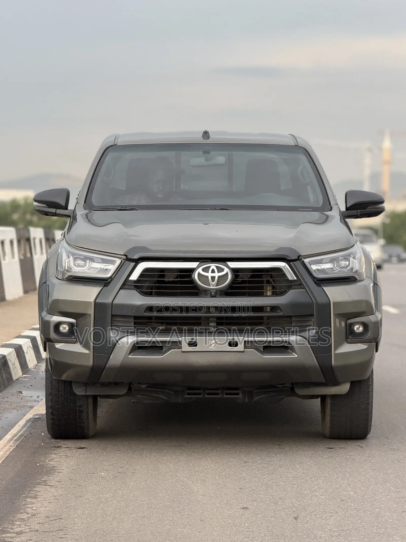 Toyota Hilux 2023 Green