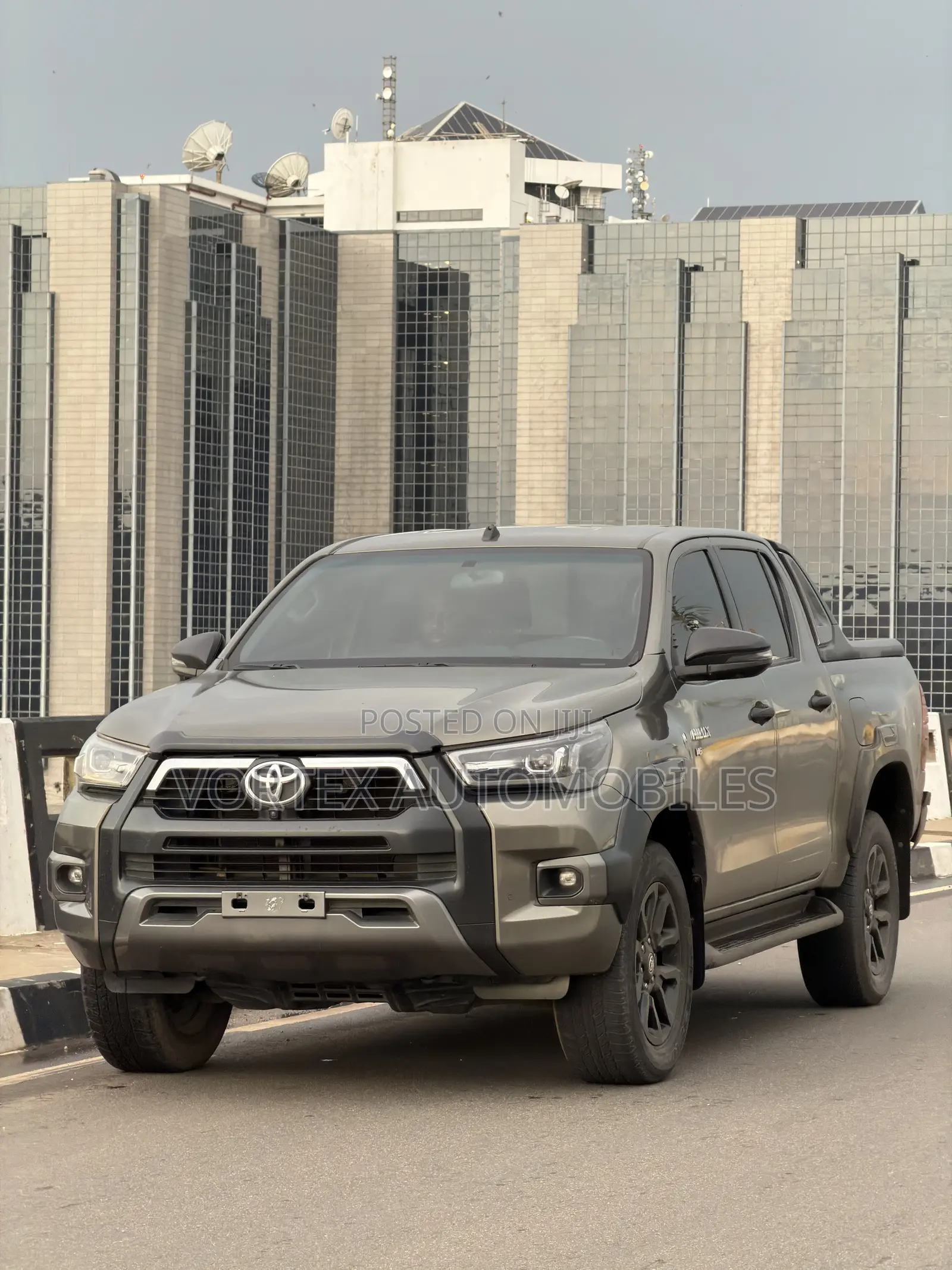 Toyota Hilux 2023 Green