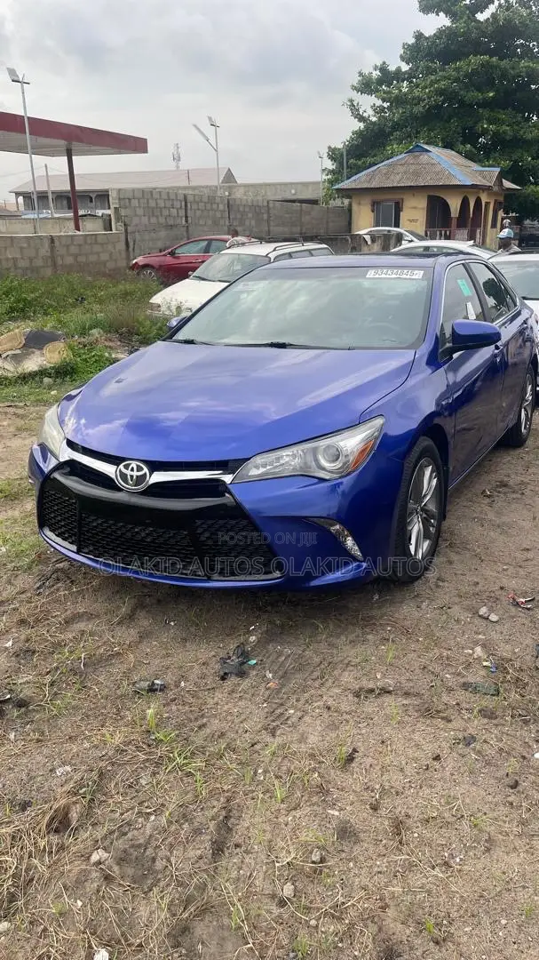Toyota Camry SE 4dr Sedan (2.5L 4cyl 6A) 2017 Blue
