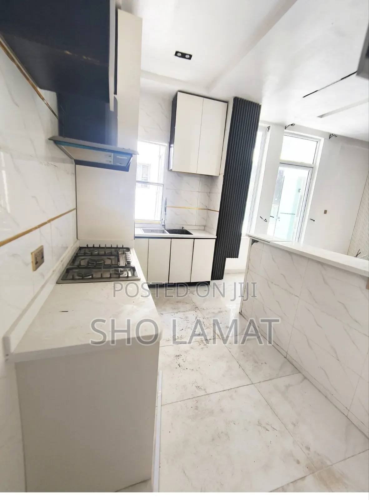 2bdrm Block of Flats in Abimbola Aduke, Lekki Phase 1 for sale