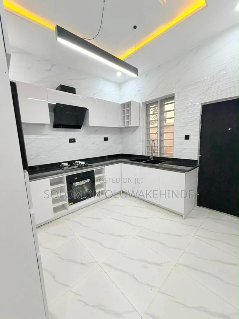 3bdrm Duplex in Gbagada for sale