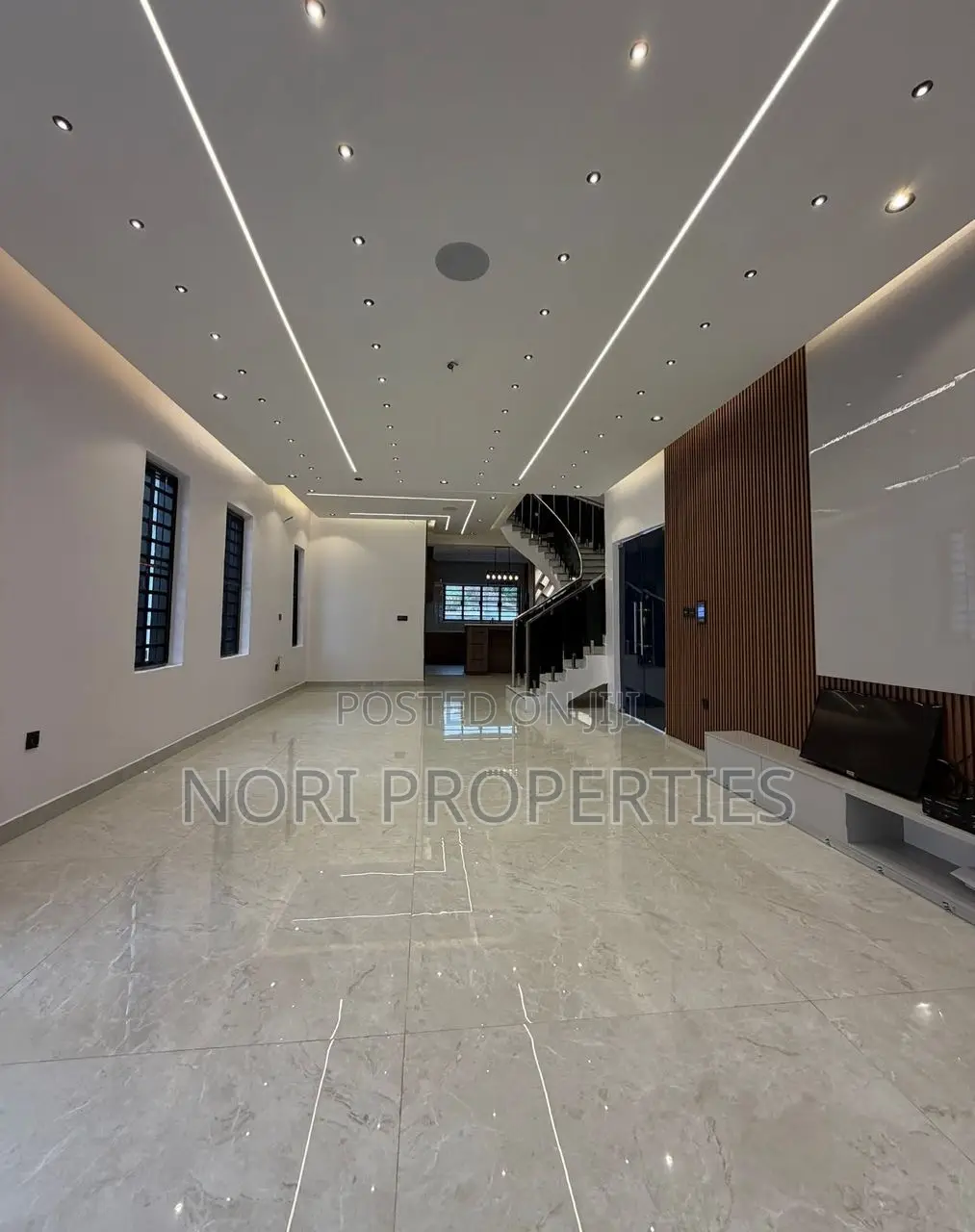 Furnished 4bdrm Duplex in Agodi Gra for sale