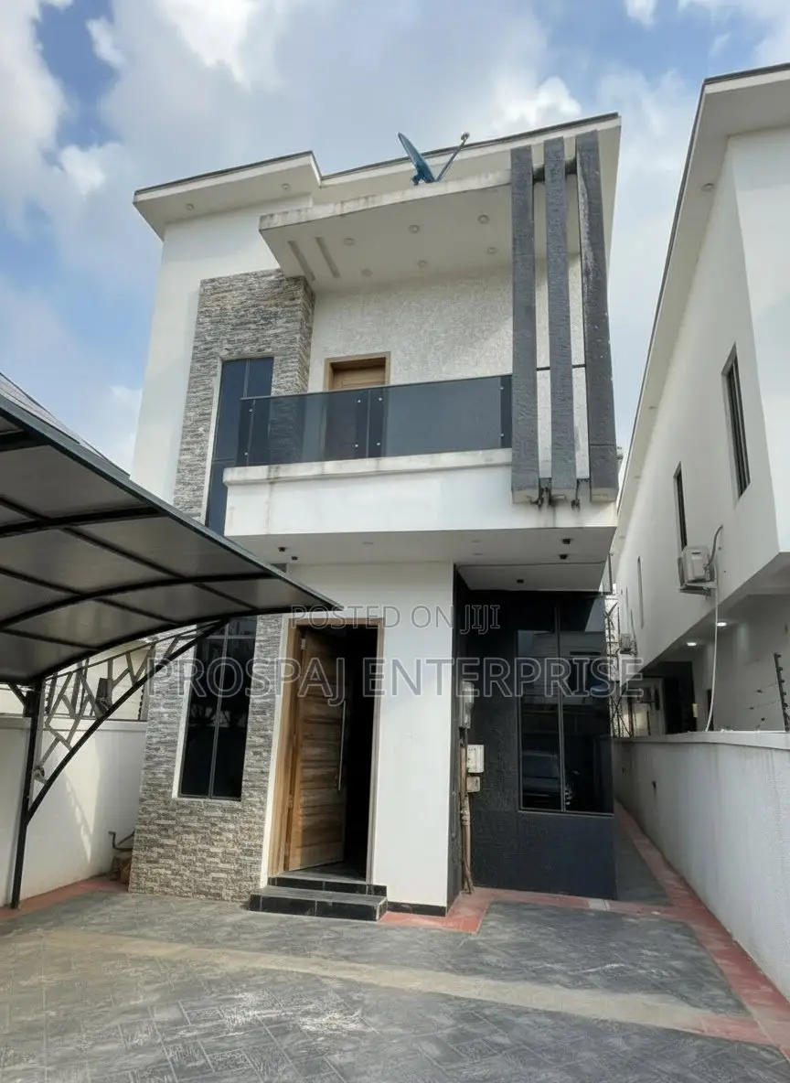 4bdrm Duplex in Ikota for sale