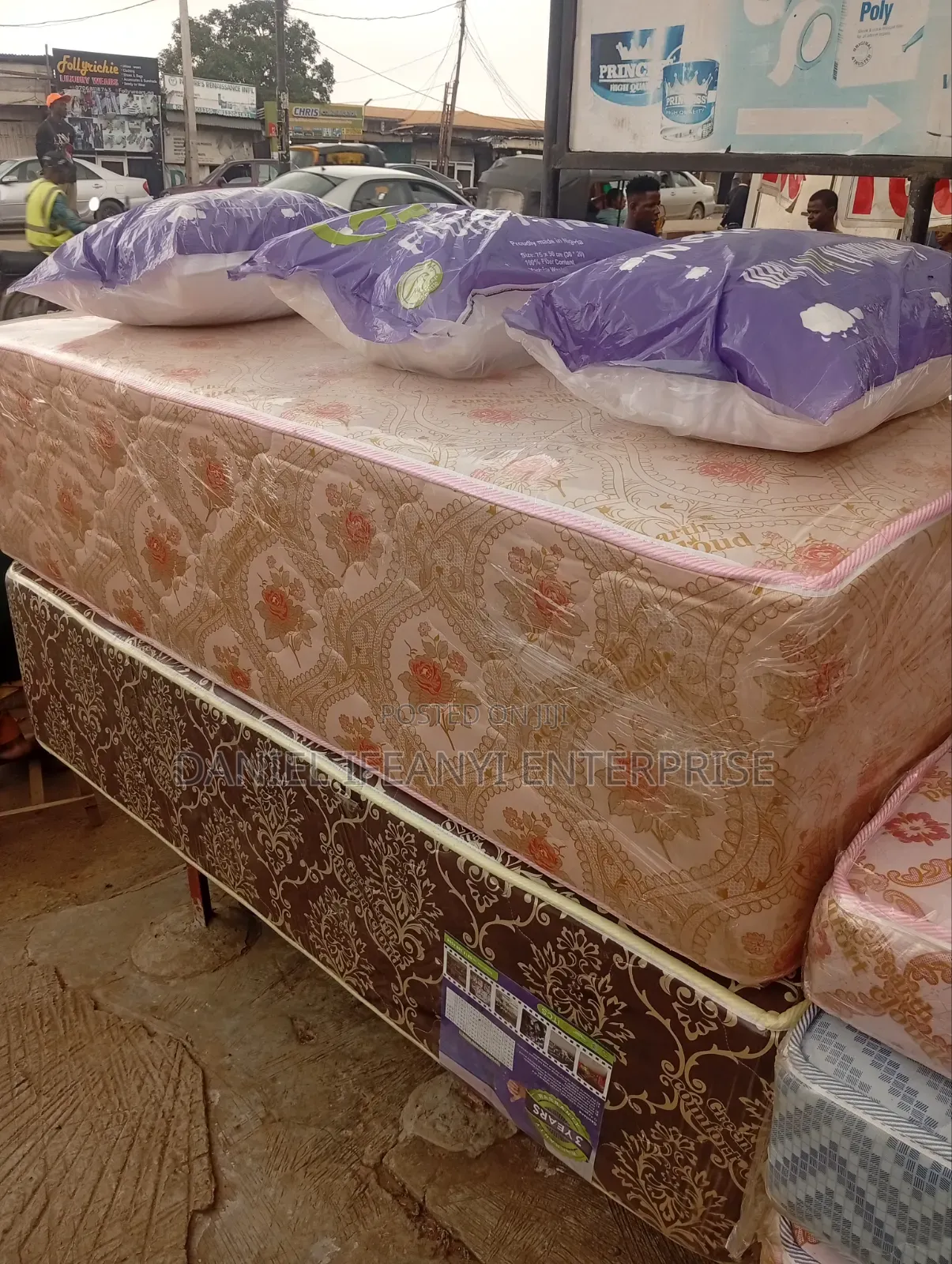 41⁄2 by 6ft by 18inches Semi Orthopaedic Mattress