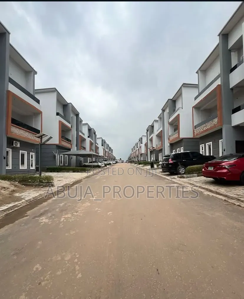 4bdrm Duplex in Kaura for rent