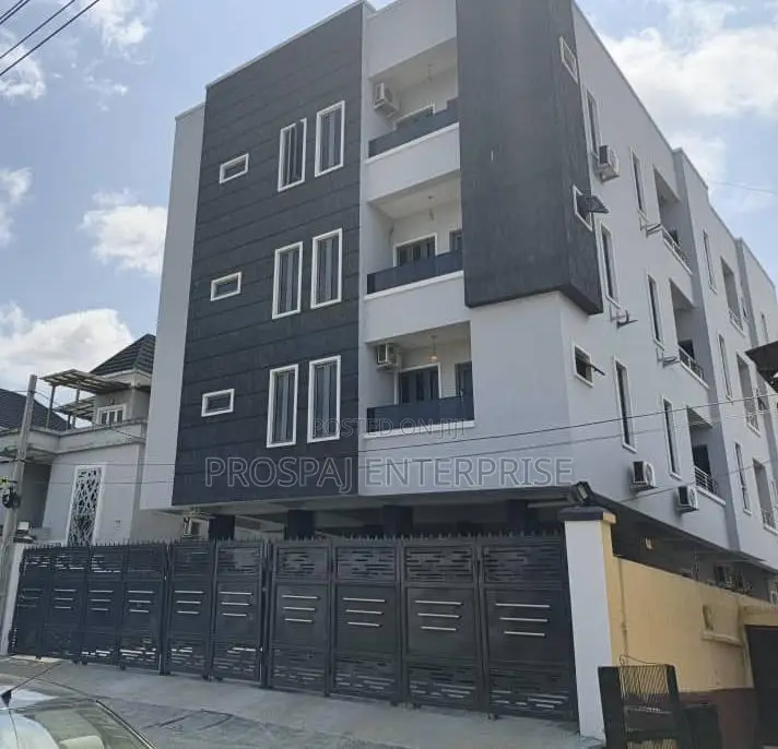 3bdrm Apartment in Alagomeji for sale