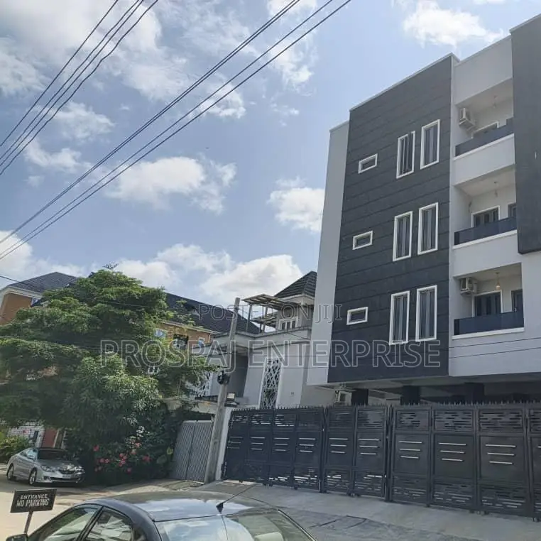 3bdrm Apartment in Alagomeji for sale