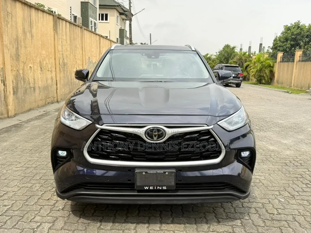 Toyota Highlander XLE AWD 2024 Blue