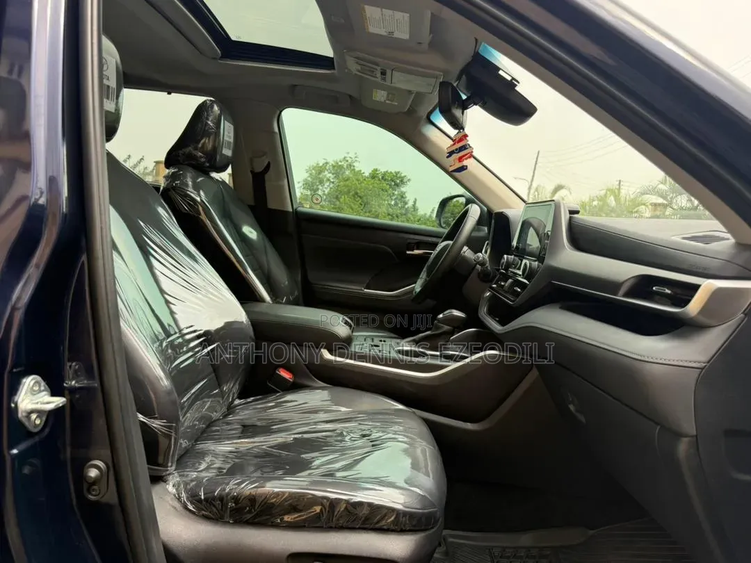 Toyota Highlander XLE AWD 2024 Blue