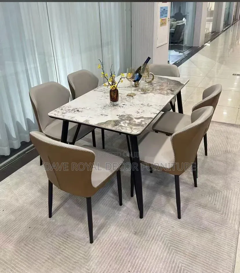 Quality Dinning Set by 6 Seaters
