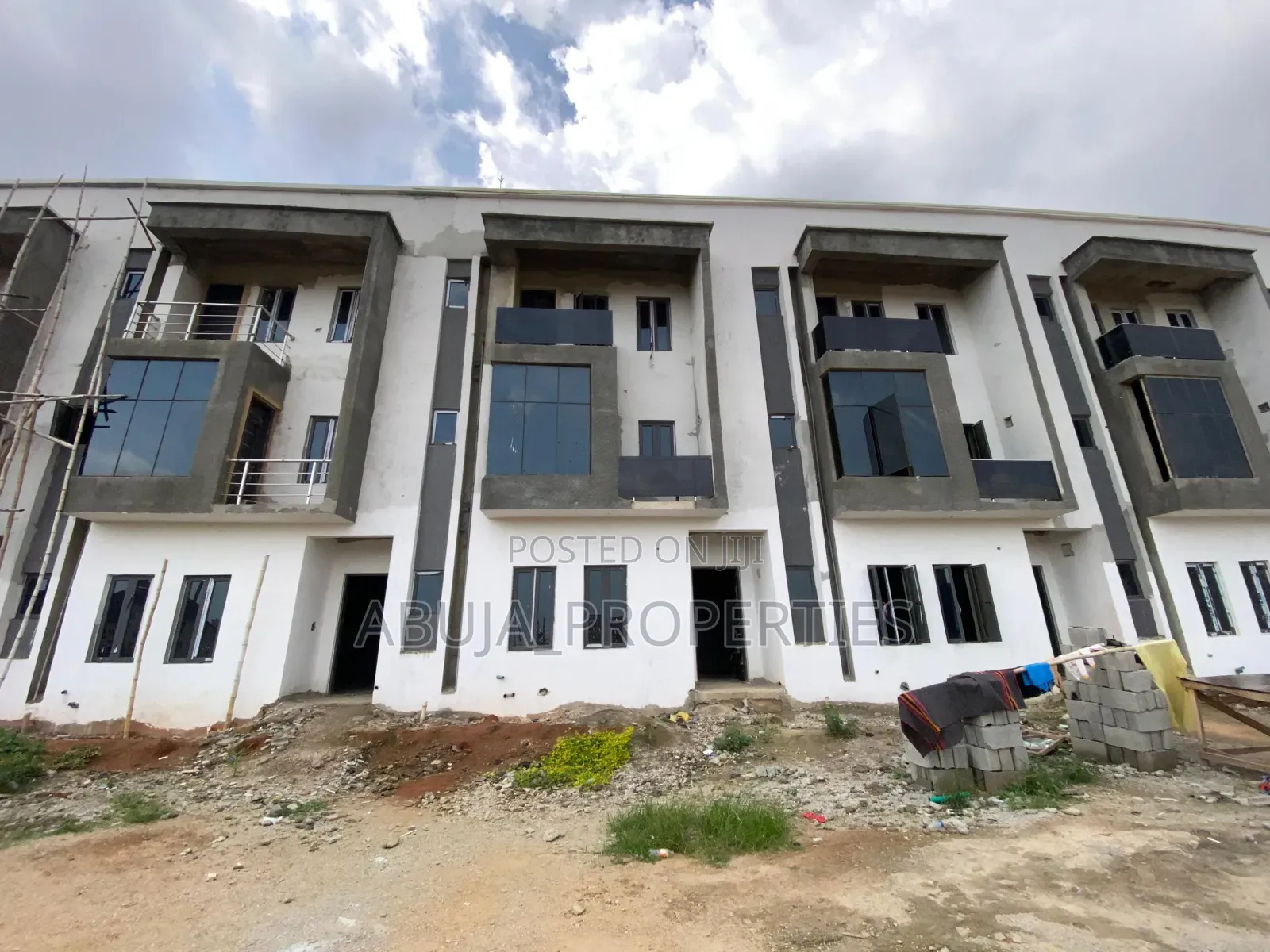 4bdrm Duplex in Jahi for sale