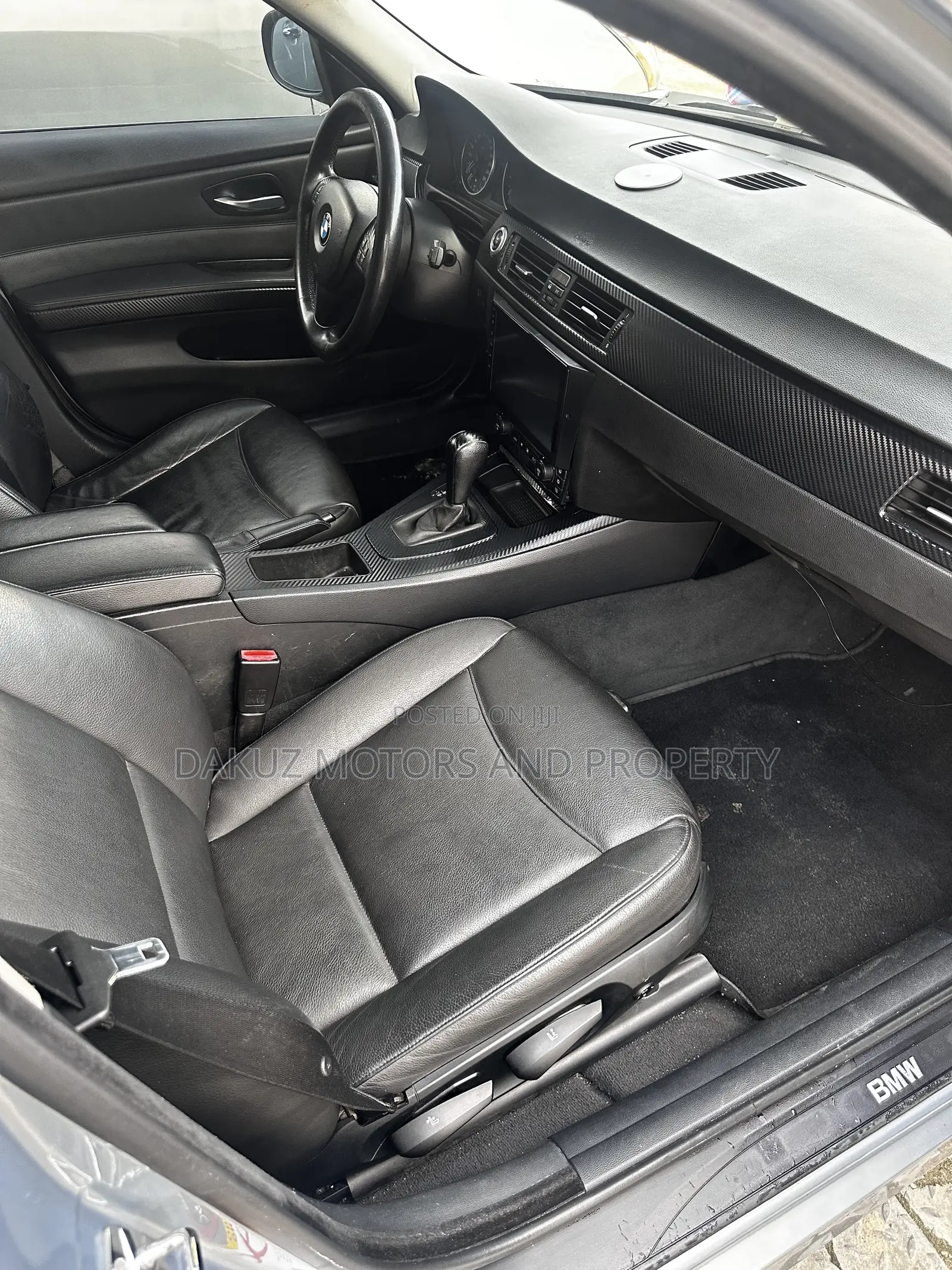 BMW 320i 2010 Gray