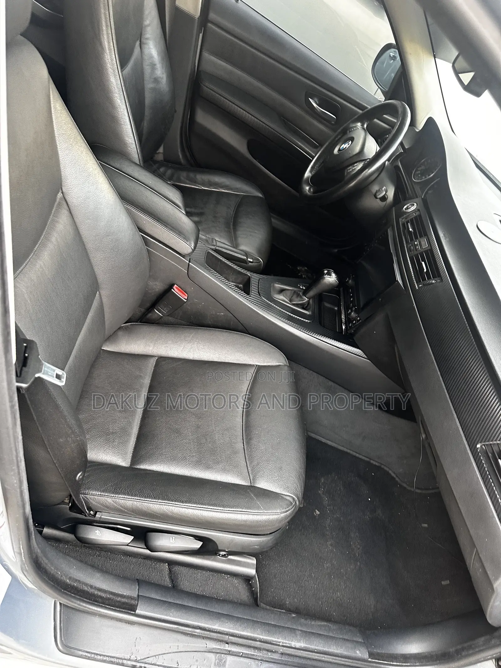 BMW 320i 2010 Gray