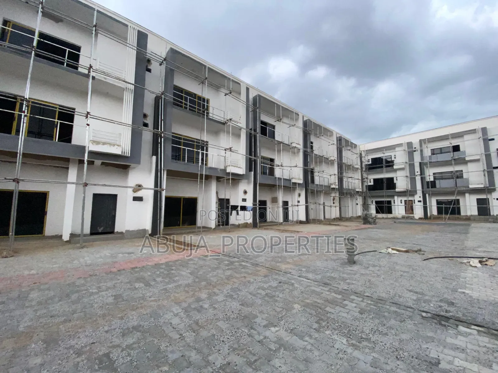 4bdrm Duplex in Jahi for sale