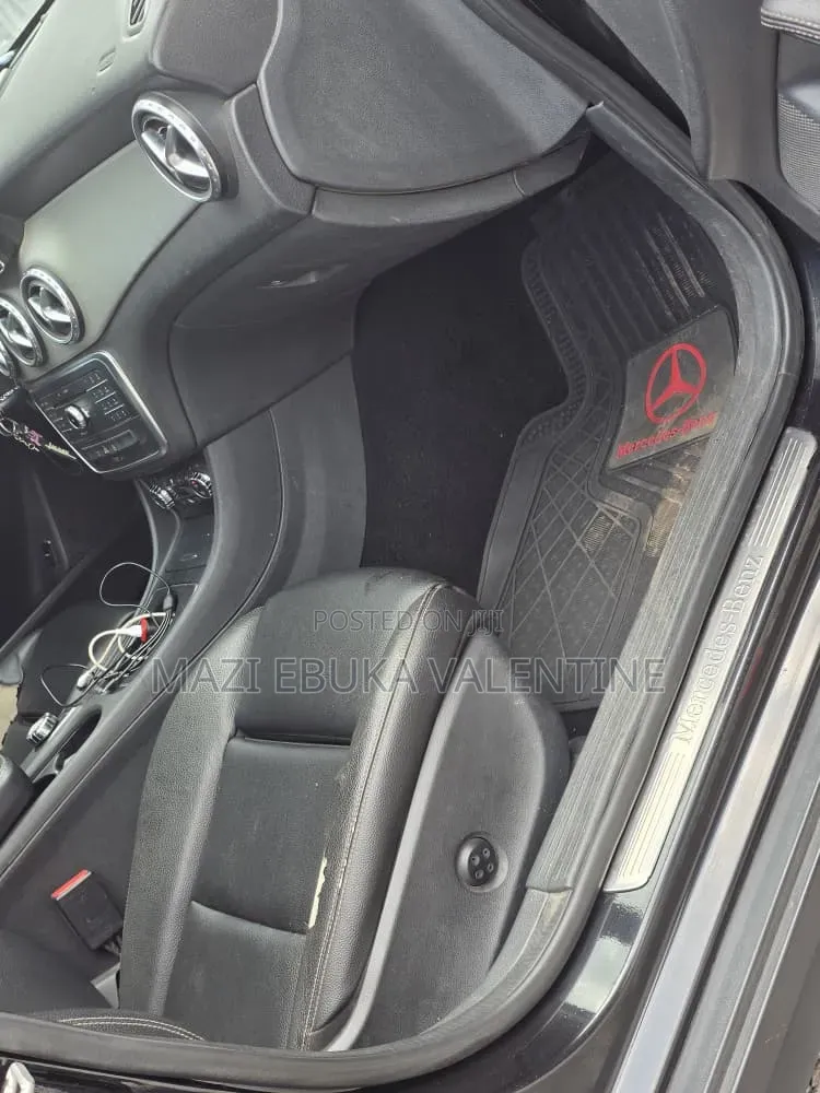 Mercedes-Benz GLA 250 2017 Black