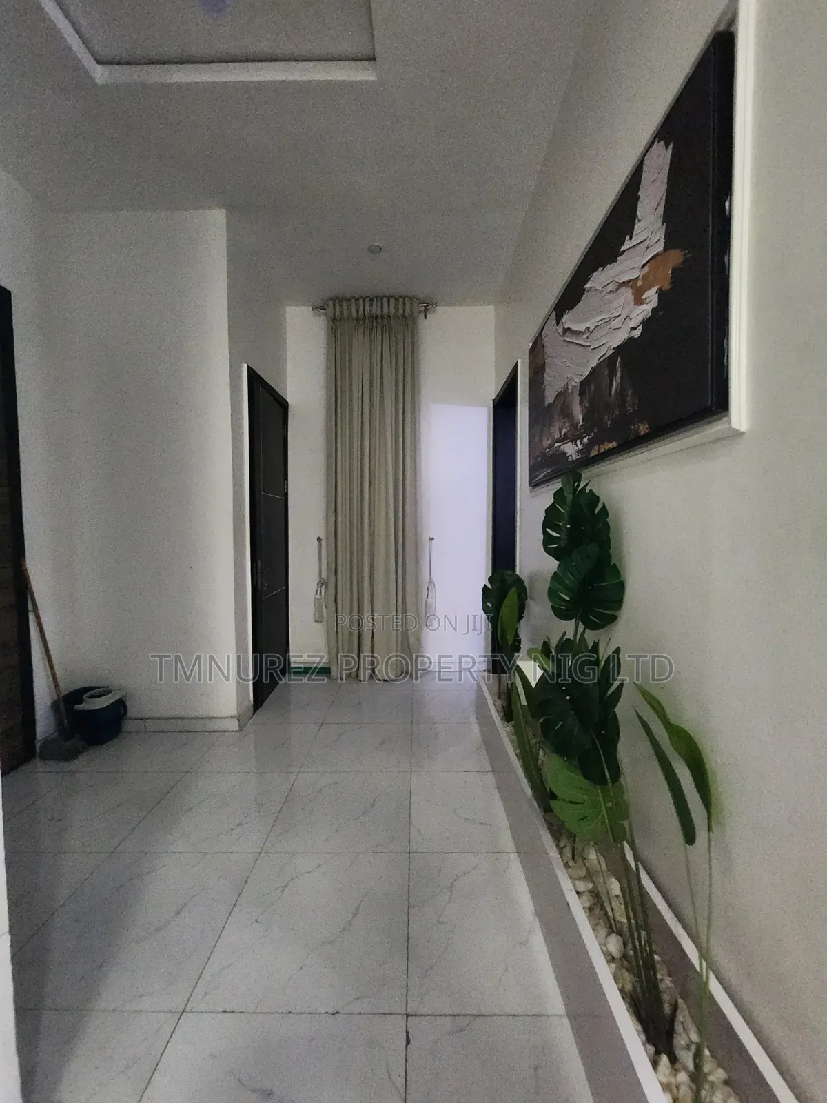 Furnished Mini Flat in Chevron for rent