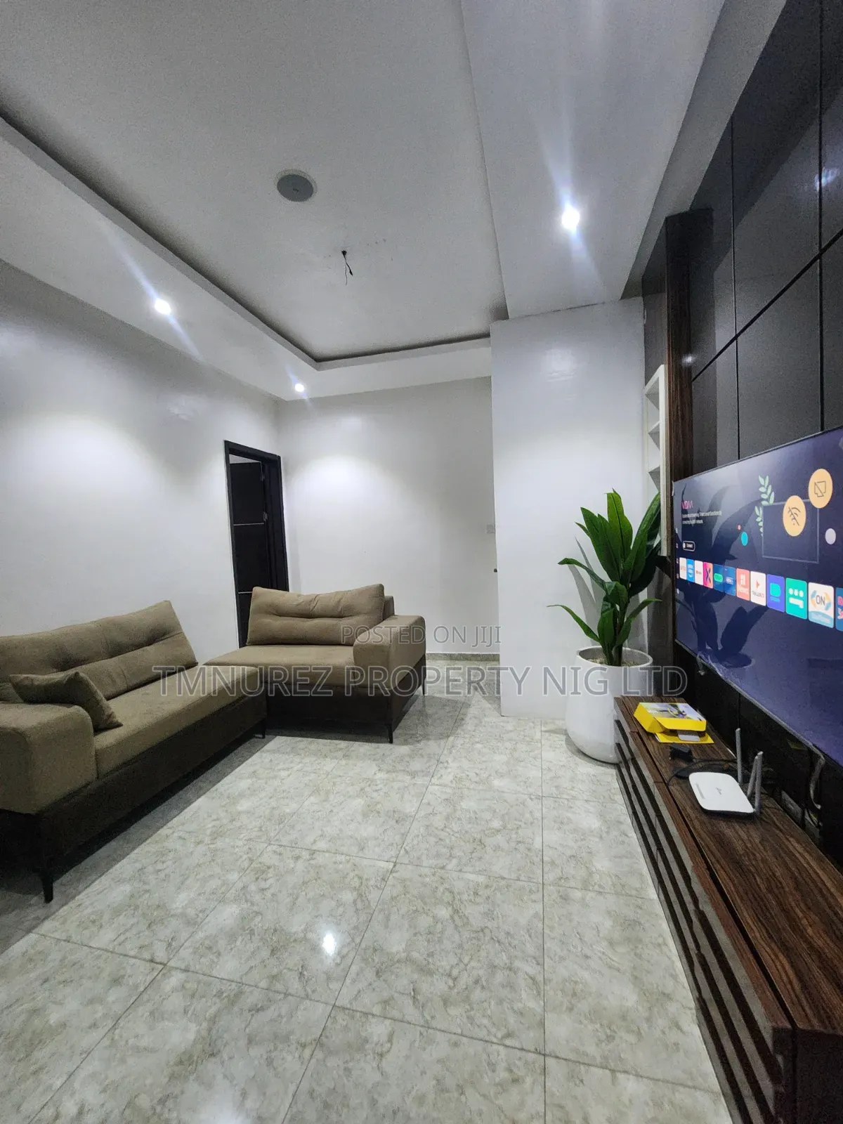 Furnished Mini Flat in Chevron for rent