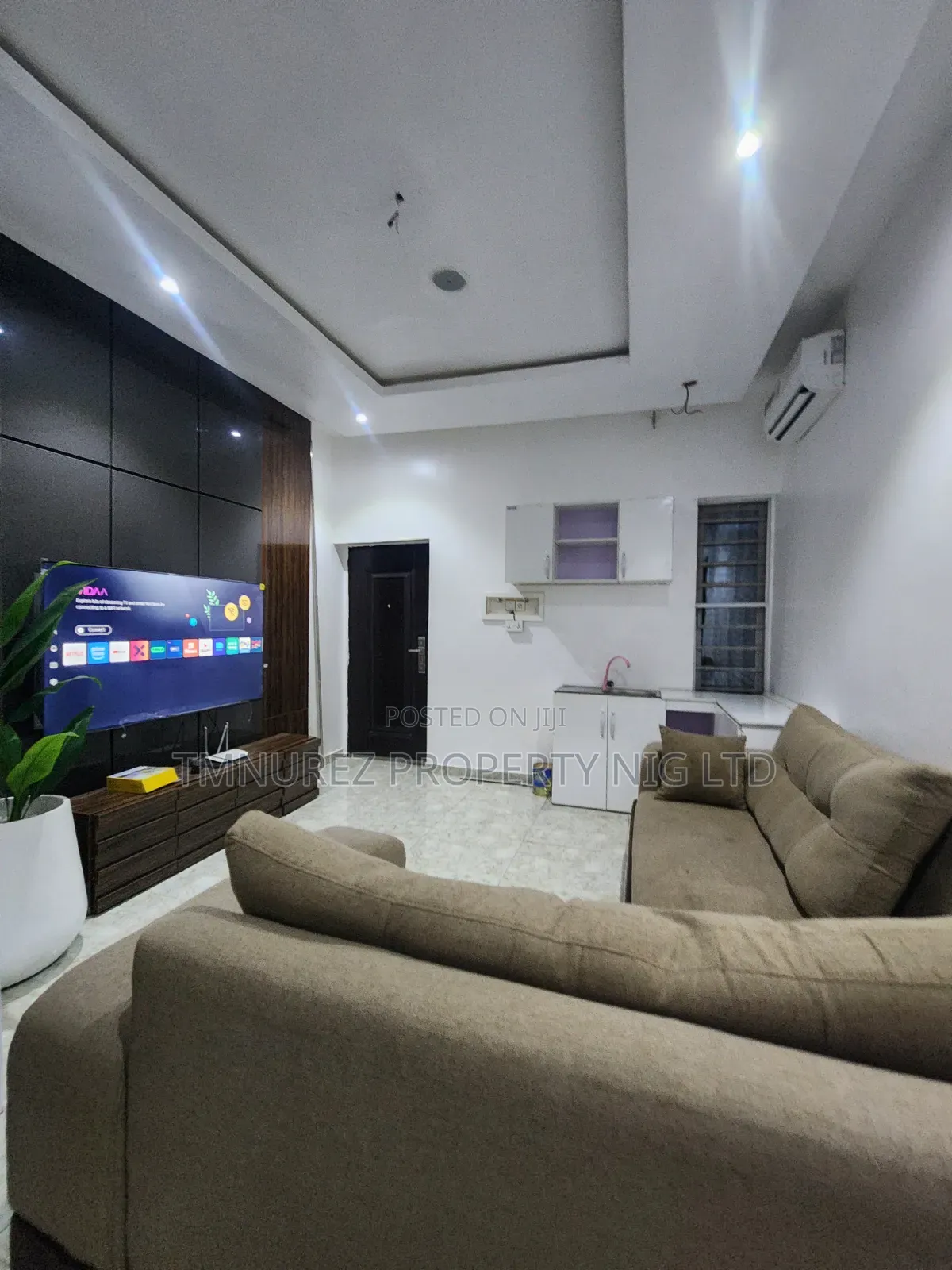 Furnished Mini Flat in Chevron for rent