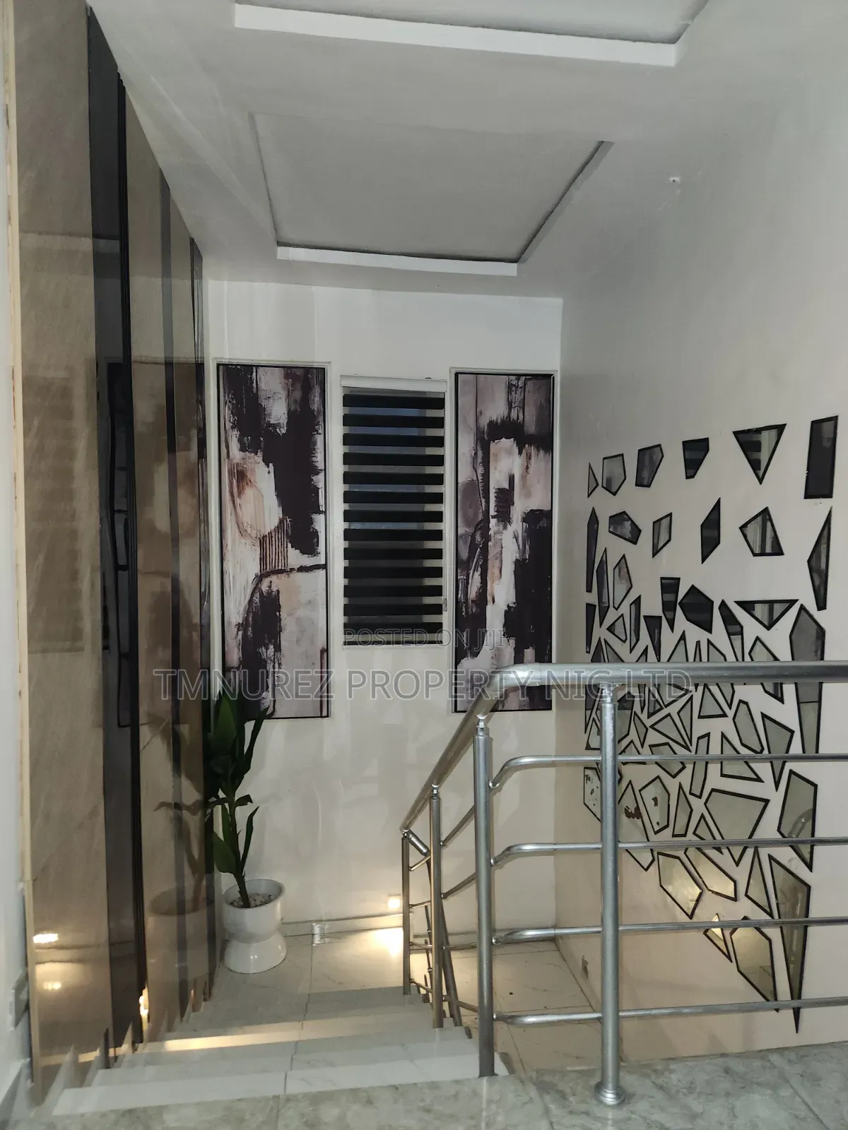 Furnished Mini Flat in Chevron for rent
