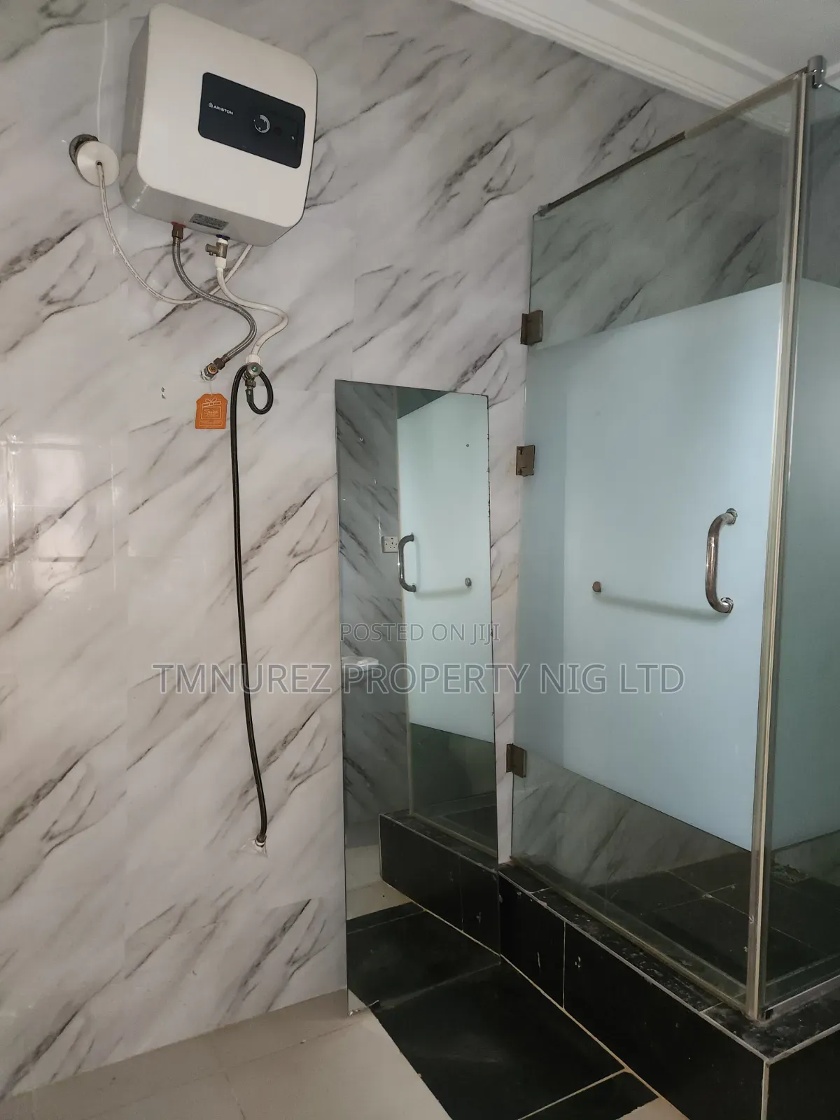Studio Apartment in Chevron for rent