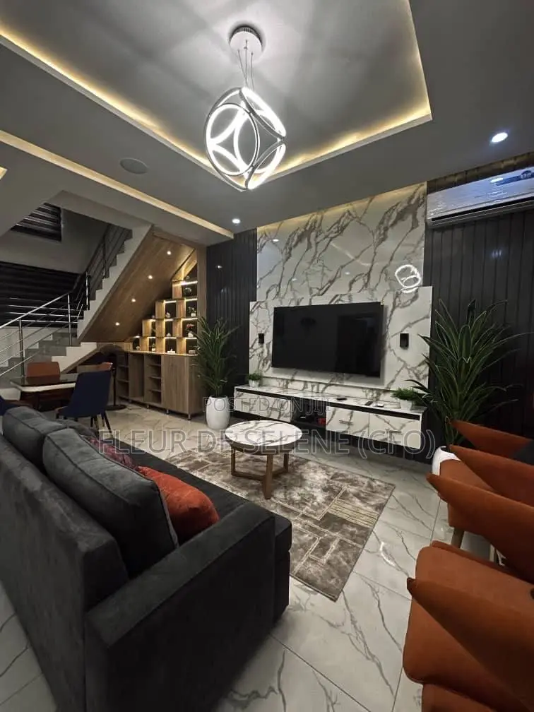 Furnished 2bdrm Townhouse / Terrace for rent