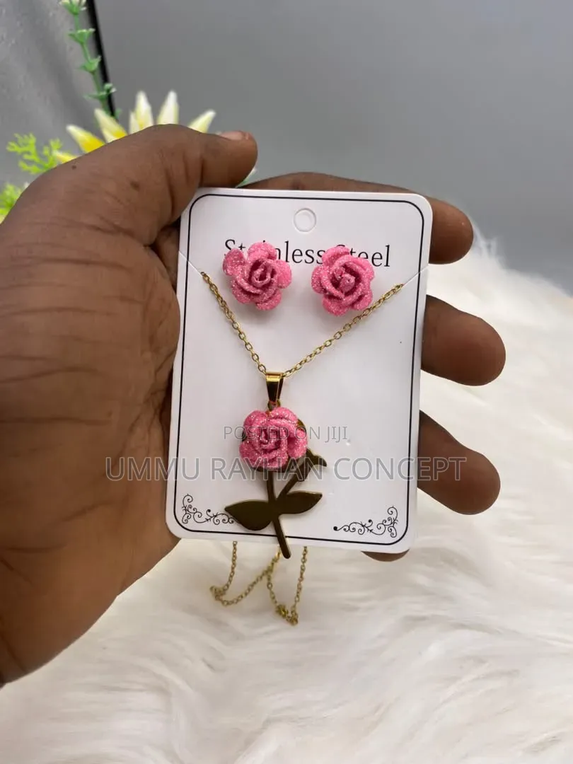 Female Necklace R