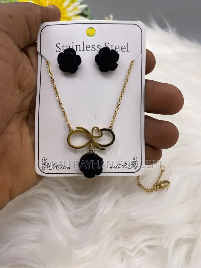 Female Necklace R