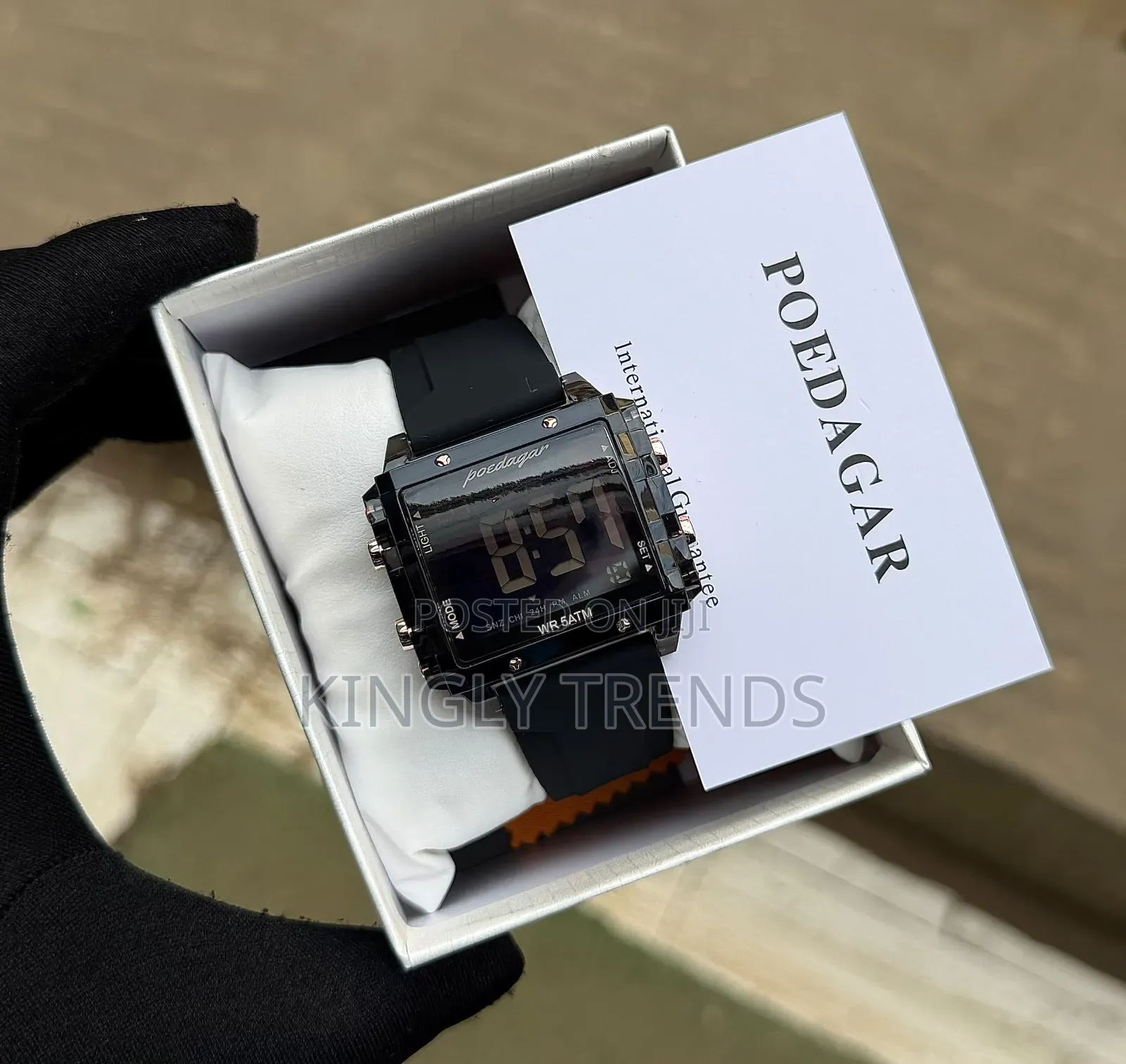 Poedagar Rubber Waterproof Wristwatch