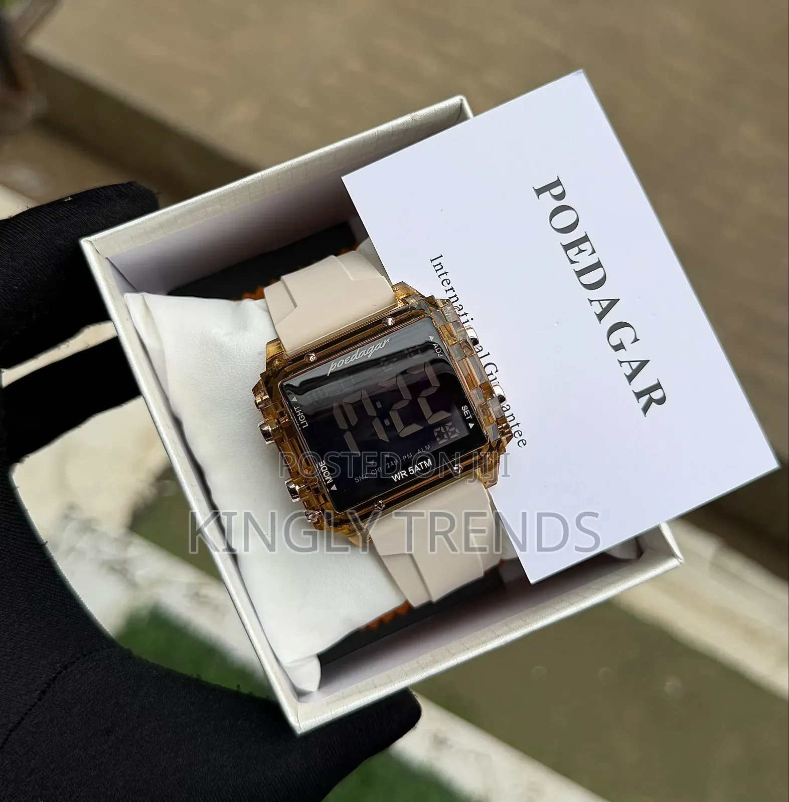Poedagar Rubber Waterproof Wristwatch