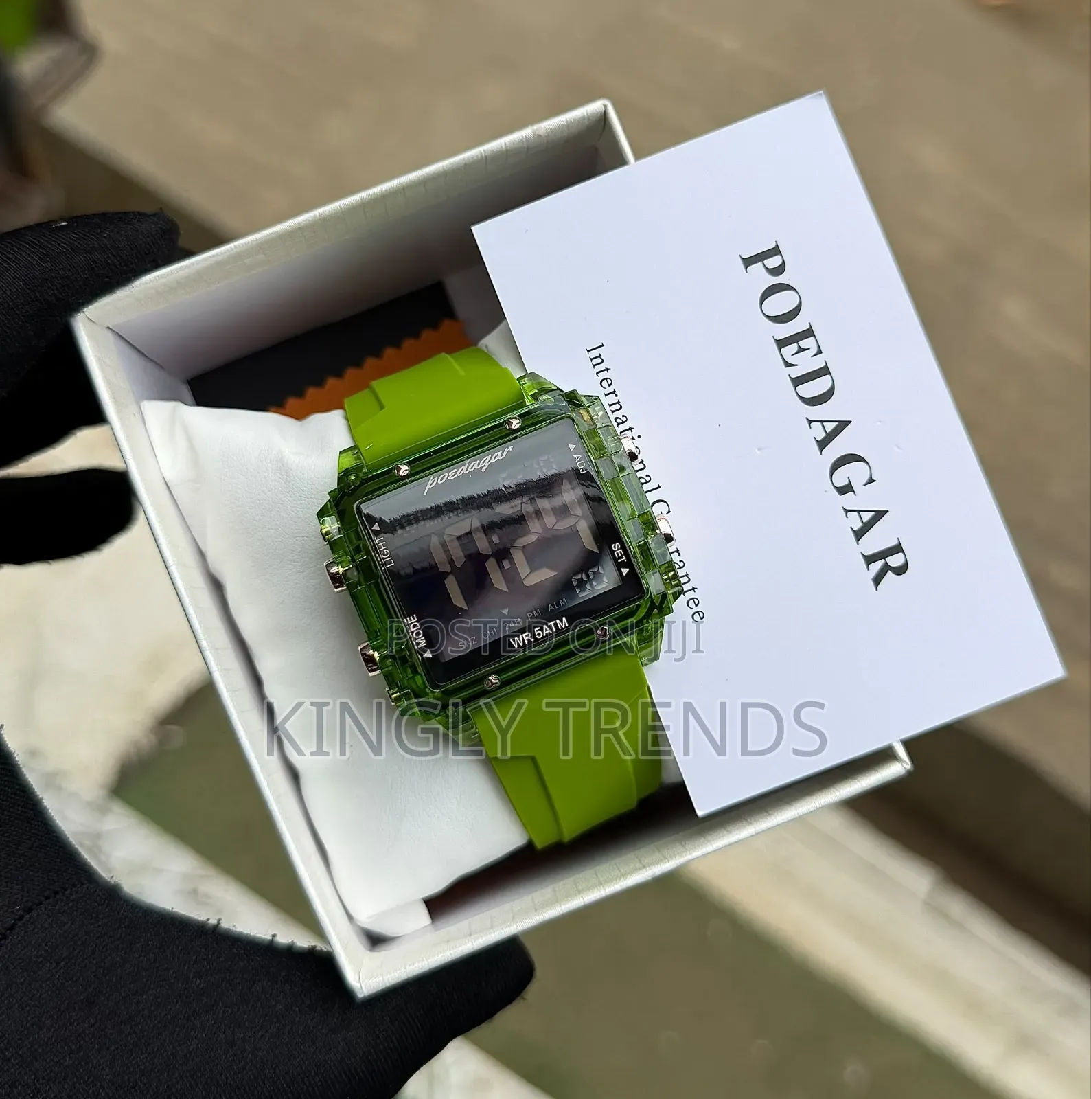 Poedagar Rubber Waterproof Wristwatch