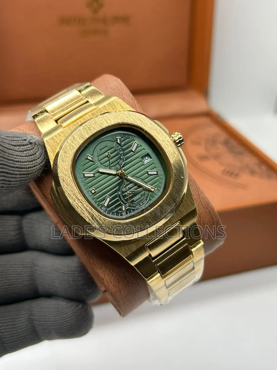 Quality Chained Strapped ( Patek Philippe Nautilus )