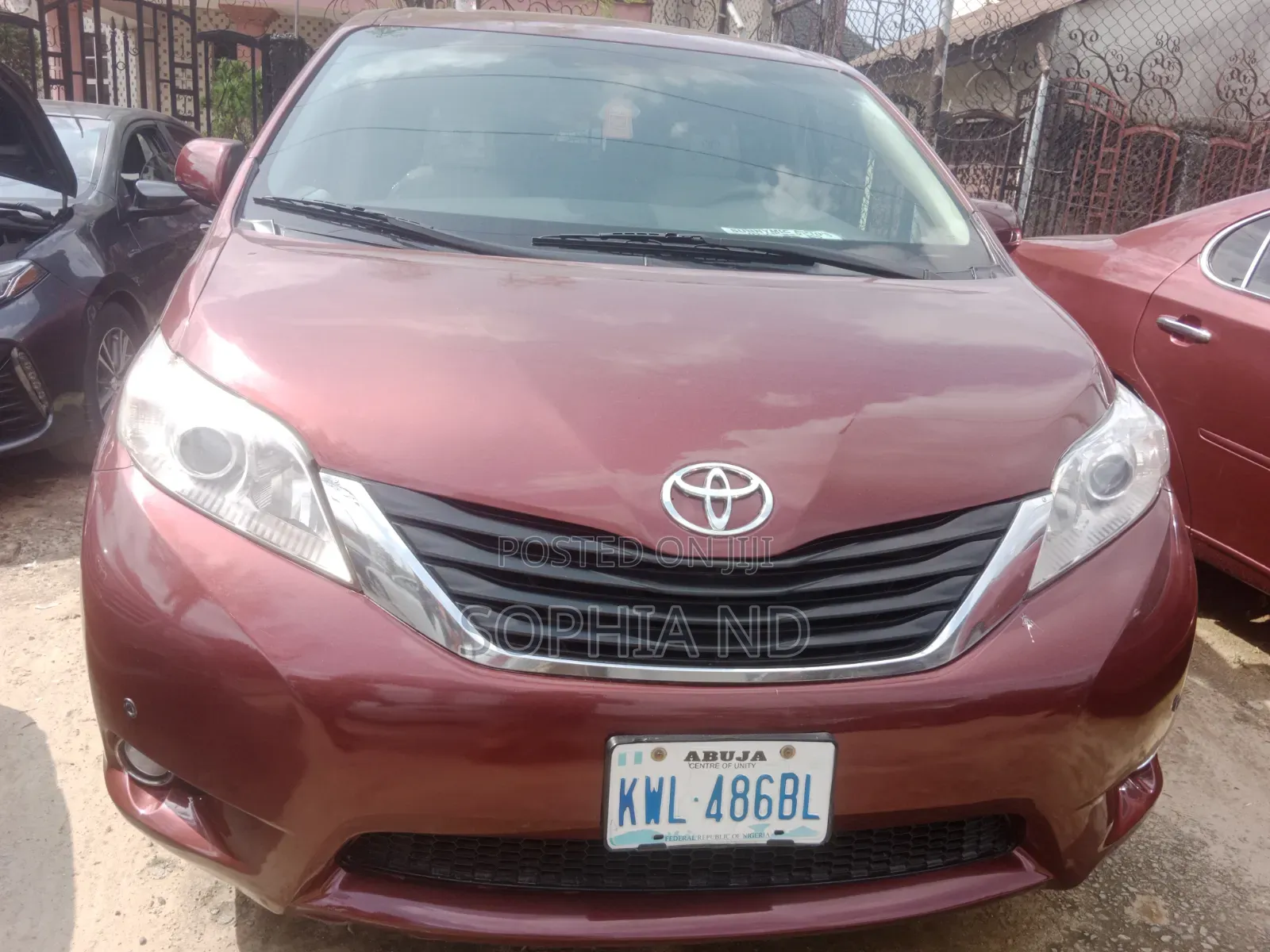 Toyota Sienna 2012 Red