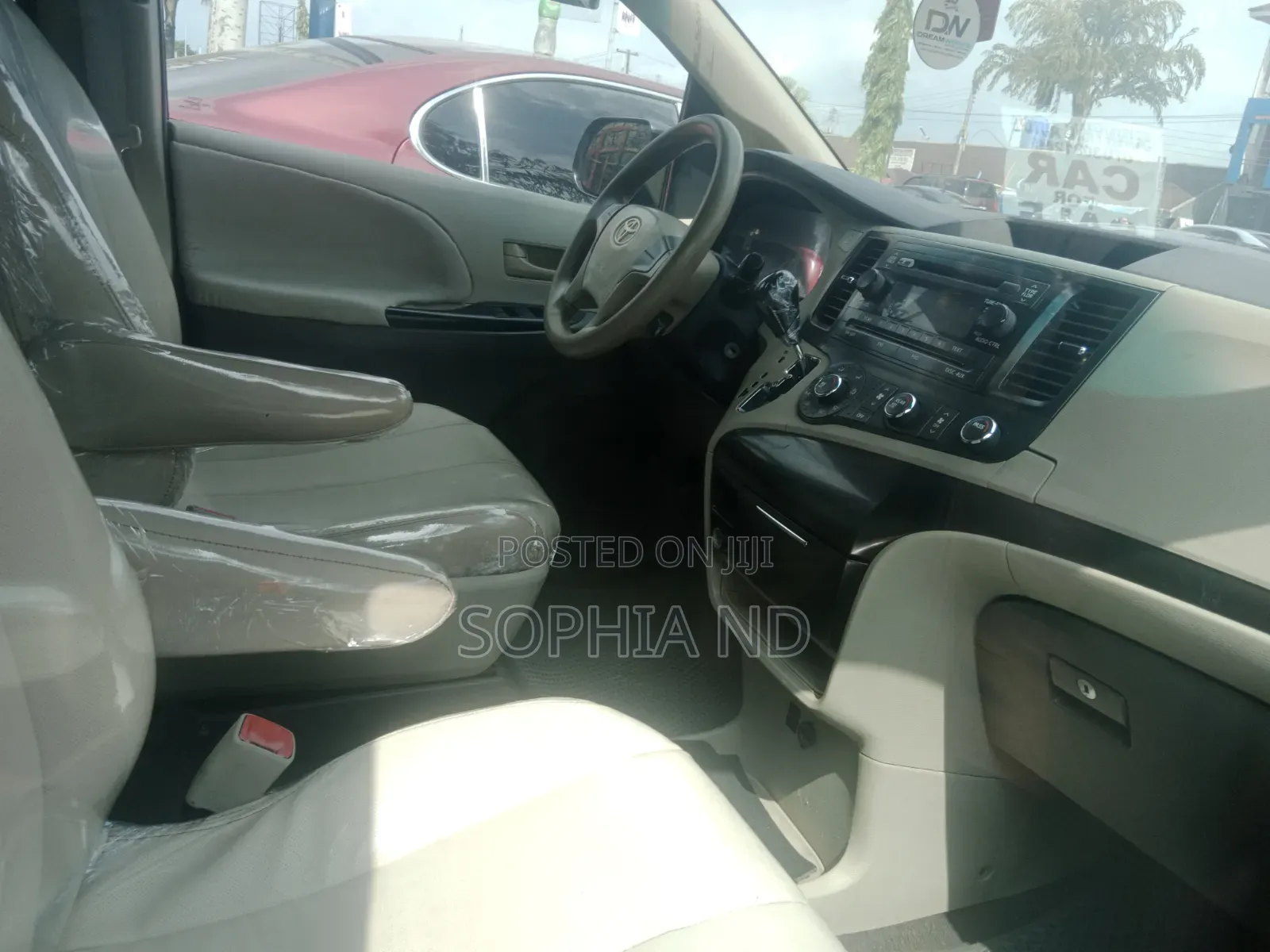 Toyota Sienna 2012 Red