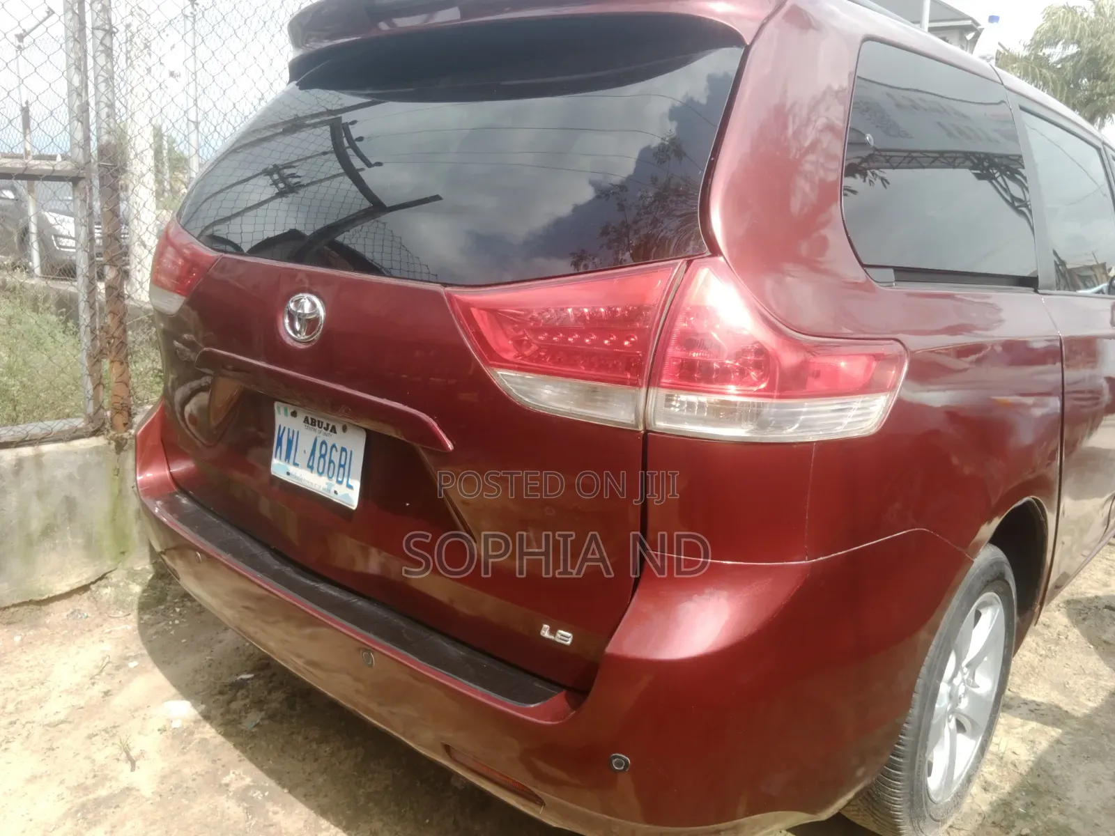 Toyota Sienna 2012 Red