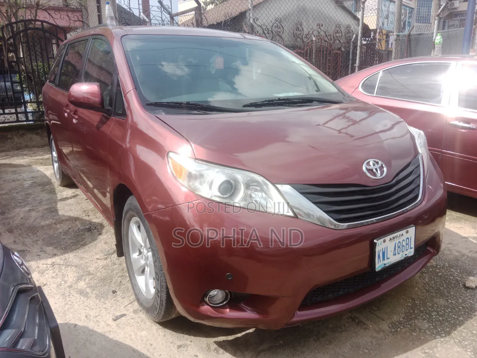 Toyota Sienna 2012 Red