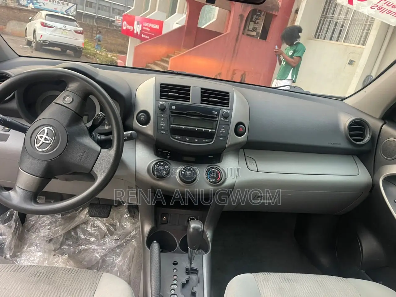 Toyota RAV4 2010 Silver