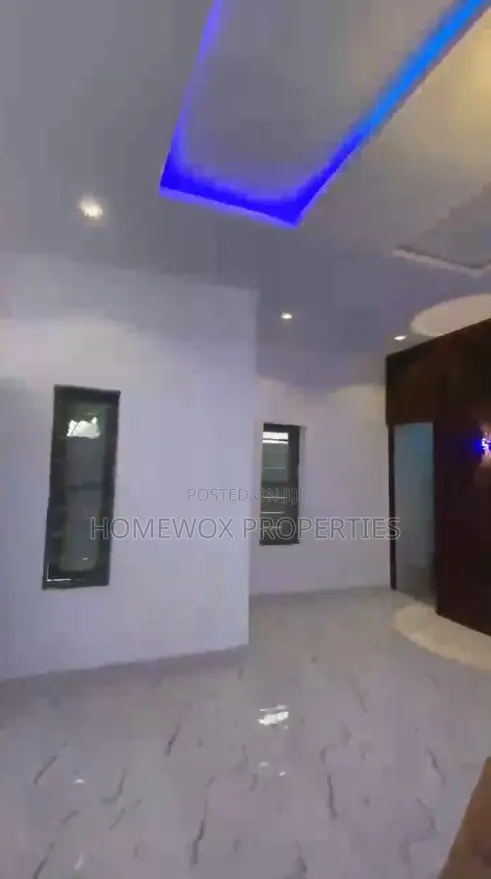 2bdrm Duplex in East West Road for rent