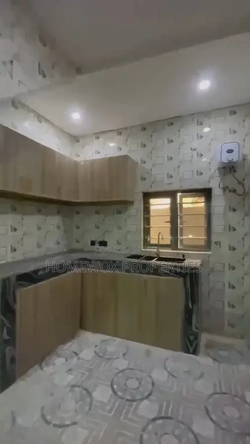 2bdrm Duplex in East West Road for rent