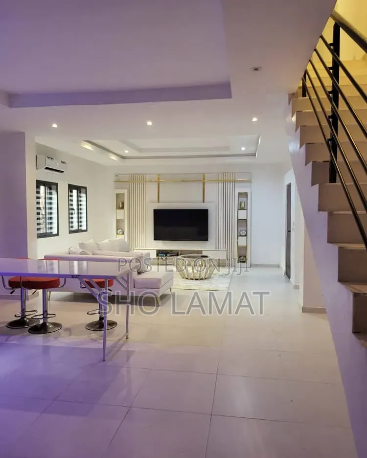 3bdrm Maisonette in Lekki Phase 1 for sale
