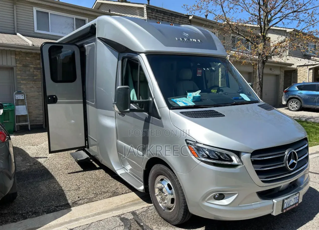 Mercedes-benz V-class 2023 White