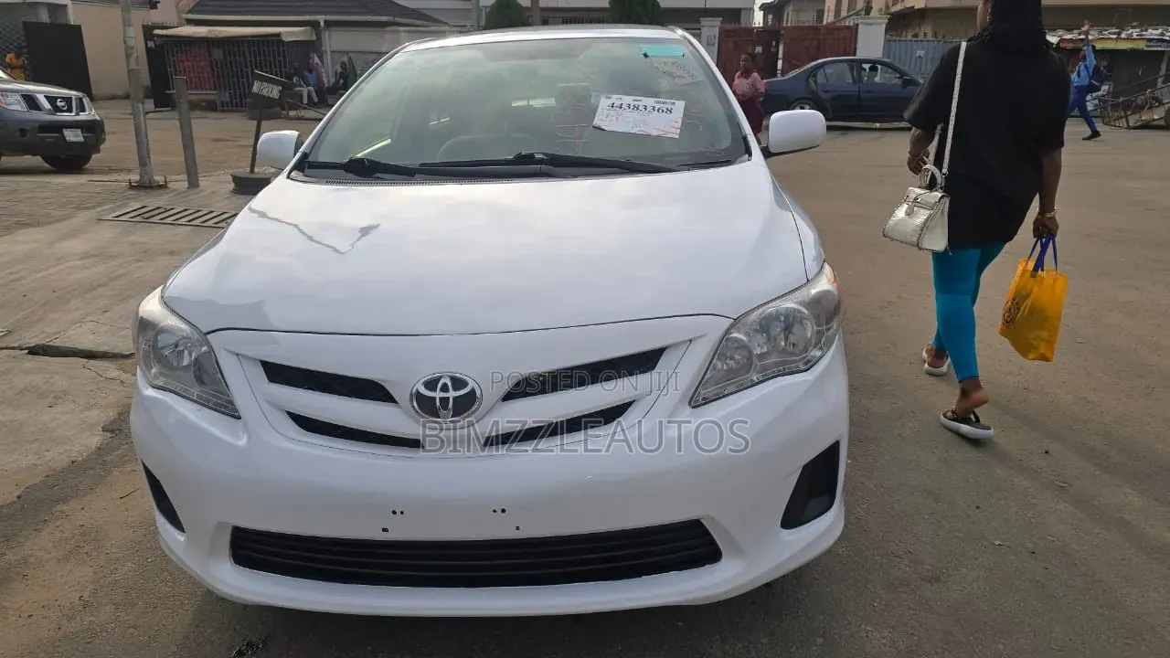 Toyota Corolla 2011 White